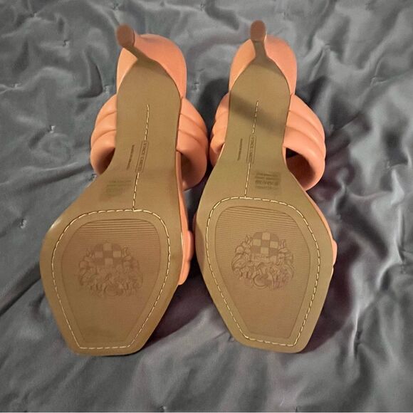VINCE CAMUTO Puffy Leather Eluinsa Heel Sandals SlipOn Open Toe 4” Peach 8.5 NIB - Picture 8 of 10